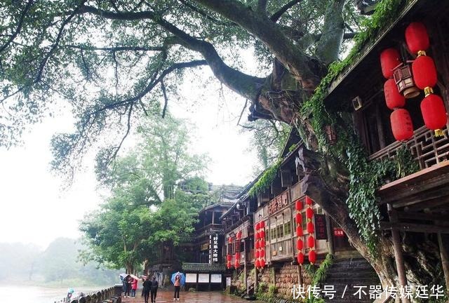 川西最秀丽的古镇，距今800多年历史，烟雨迷蒙，胜过江南