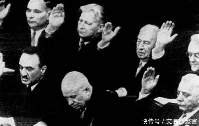 苏联那|西方为何能够轻易解体苏联呢？因为在苏联宪法中找到了一个漏洞