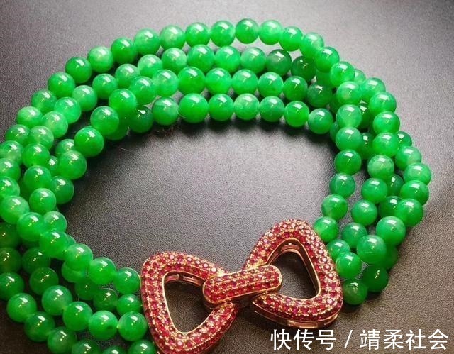 翡翠$梁女士戴着刚买的手镯去蒸桑拿,第二天就后悔了!