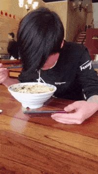 |搞笑GIF：我就用它来送个快递，看什么看？