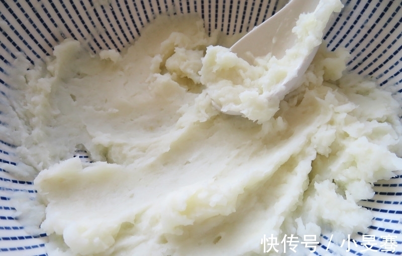蓝莓酱|下午茶甜点，女儿带两杯它，自己没吃就被抢光，让下次多带！