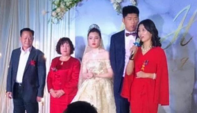 婆婆 “最美婆婆”火了,婚礼上抢尽风头,新娘全程黑脸:来砸场子的