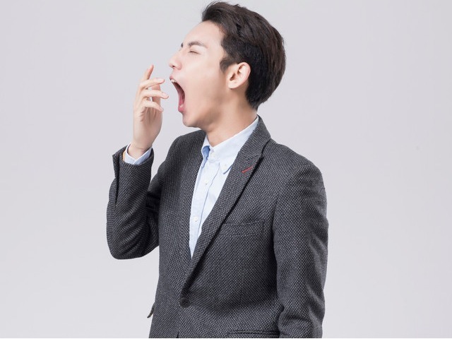 中年|睡眠是养生第一大补,学会2个睡姿比吃补药还要好,简单有神效