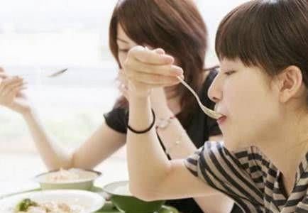 小刘|29岁孕妇每天4顿却越吃越瘦产检完毕后医生责备这个别吃太多