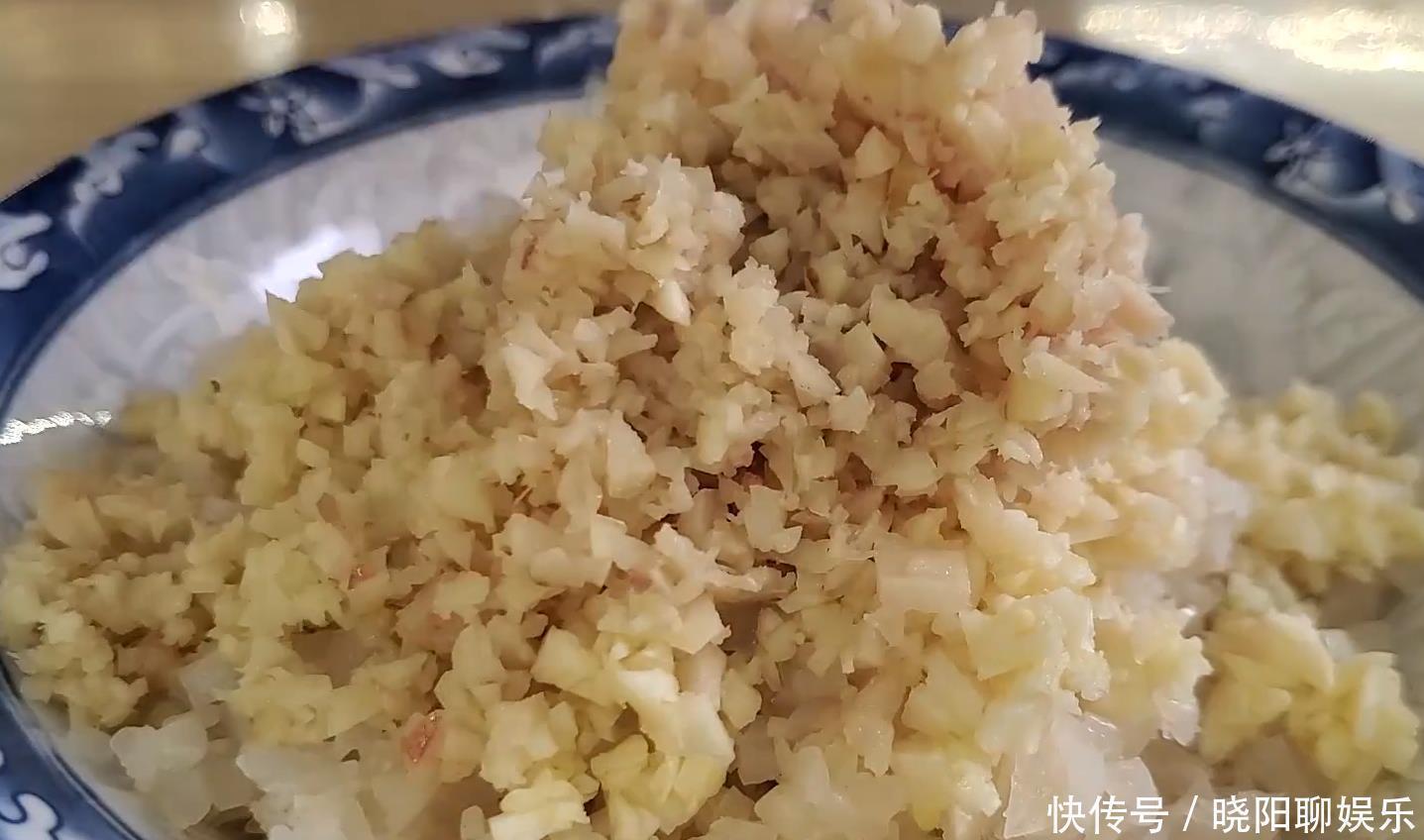 五花肉这样做还是第一次见，香喷扑鼻，软烂不油腻，比红烧肉好吃