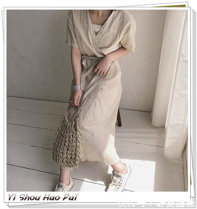 搭配 轻松而时尚，显瘦有气质裹身裙的搭配示范，谁穿谁美