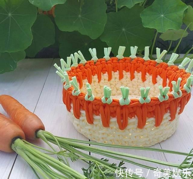 旧衣服剪几刀,制作布条线,拿来钩编收纳盒,非常实用!附教程