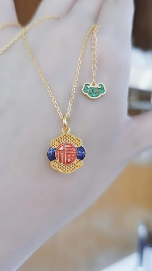 黄金饰品|黄金饰品终于打破古板的设计,时尚又新潮,这样的首饰是国风精品