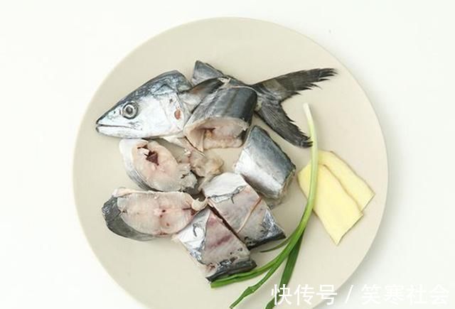 鲜嫩|红烧鲅鱼时，不要直接下锅红烧，加点“它”，鲅鱼既鲜嫩又不腥
