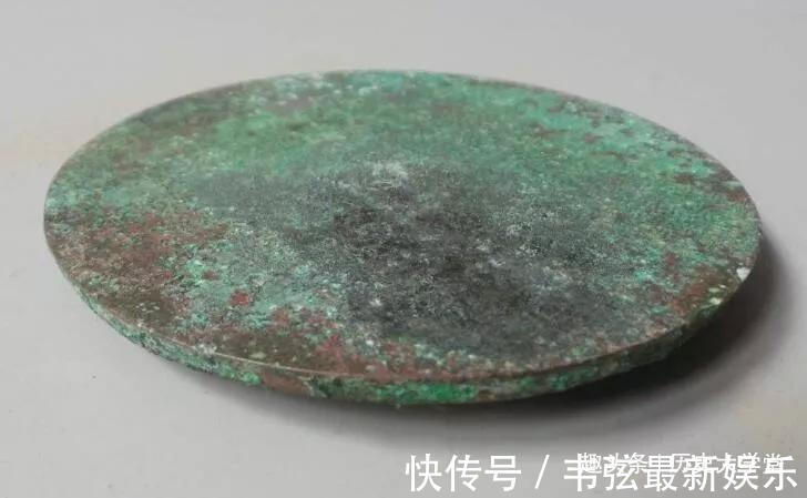 古人@古人梳妆打扮所用的“铜镜”,真的昏黄模糊看不清吗