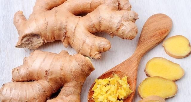 男性每天嚼几片生姜,身体有哪些现象发生,3个变化,值得高兴