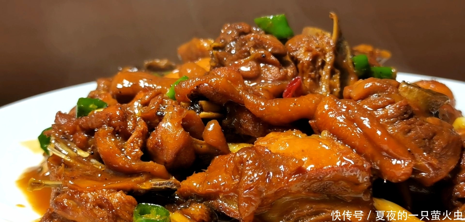 红烧鸡块最好吃的做法,学会这一招,色泽红亮,鸡肉鲜香又入味