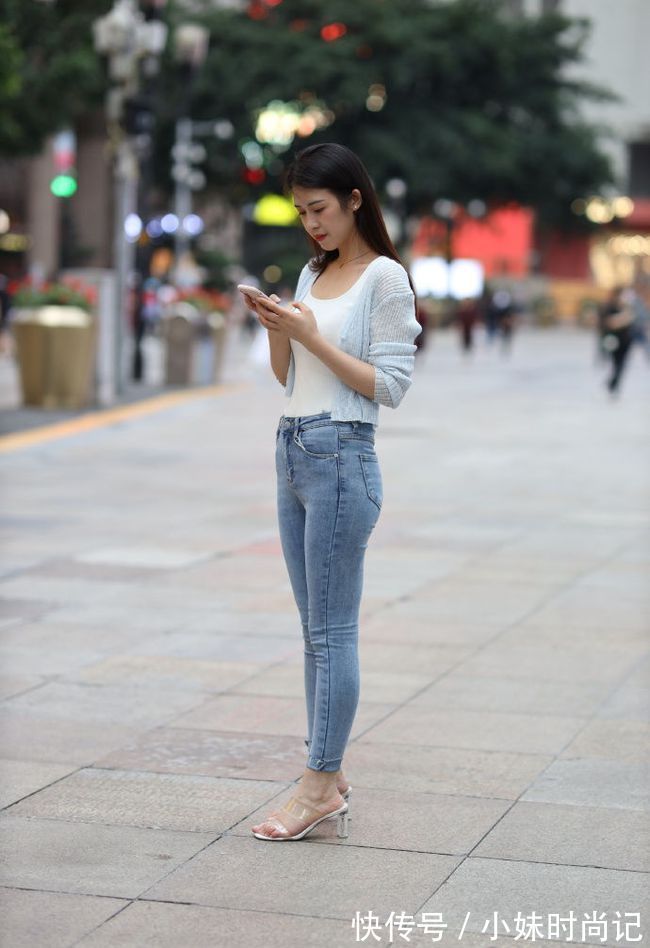 搭配|衣品不够好,就选修身牛仔裤,让你轻松应对日常穿搭