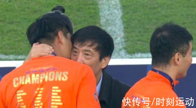 国足|国足巨头陈戌源进退两难，李霄鹏决战日本前，提出和李铁同样要求