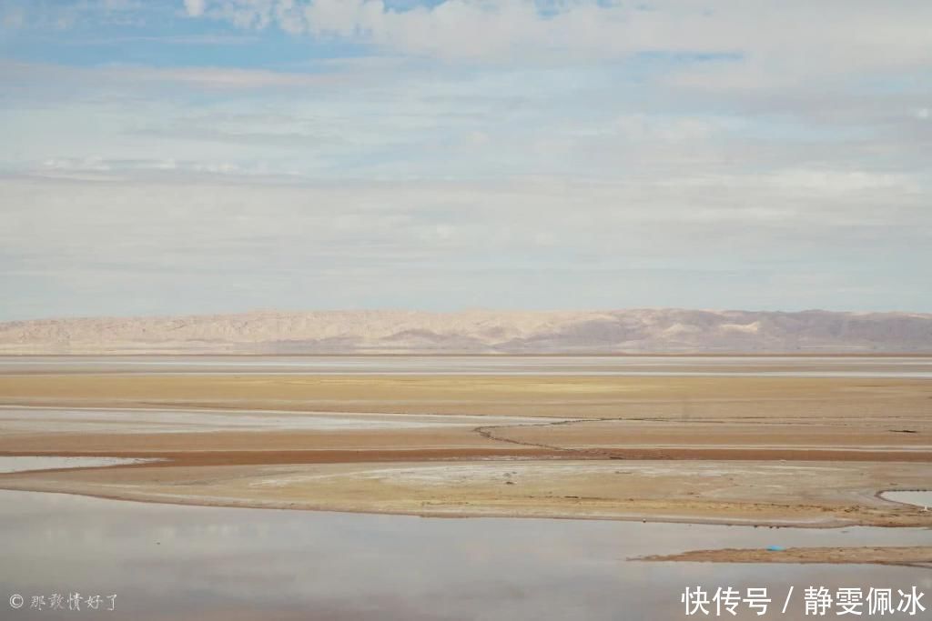非洲也有天空之镜撒哈拉沙漠旁依傍着世界第一大沙漠盐湖