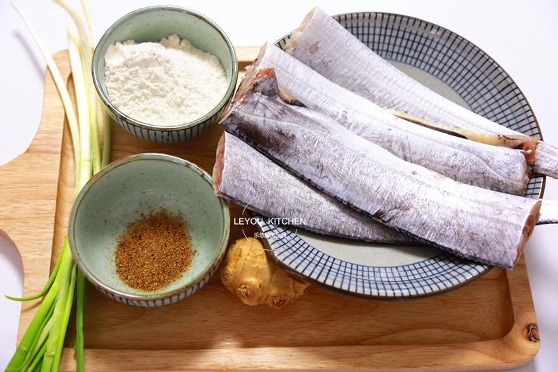 煎带鱼的一些小妙招，做着更简单，外酥里嫩，香味可以飘到隔壁