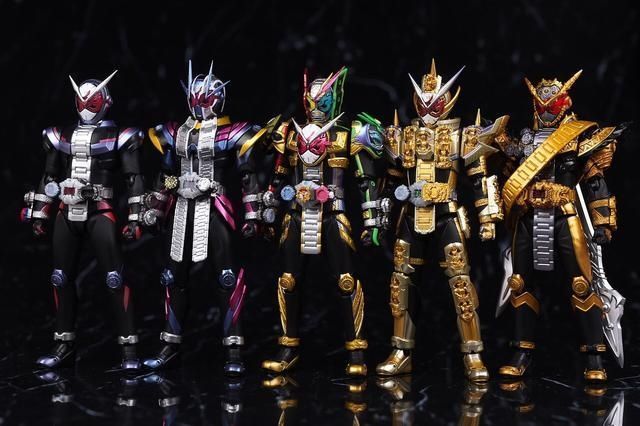 大腿部|假面骑士崇皇时王SHF手办实物 完美还原被踢到吃瘪的世界名画