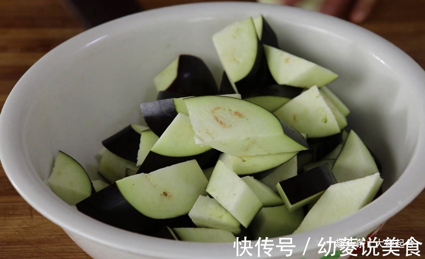 终于找到茄子好吃的做法，比吃肉还过瘾，入口即化，真香