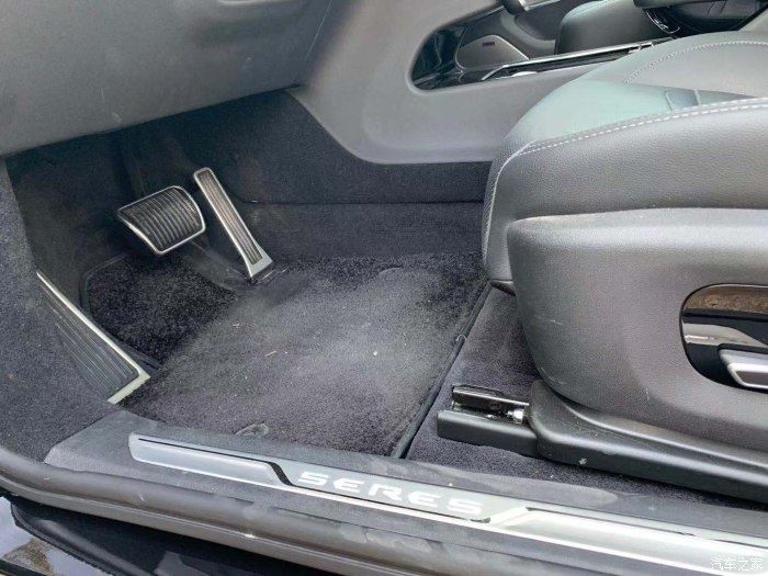 国产车|享受放荡不羁的赛力斯SF5,黑赛所向披靡!