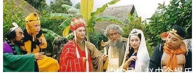 孙悟空#西游记“如来佛祖”的扮演者,去泰国买佛像,一看上面全是自己