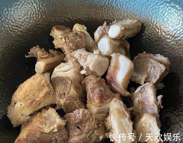 牛排骨汤|这菜，富含蛋白质，才2块钱一斤，常吃增强免疫力，体质好！