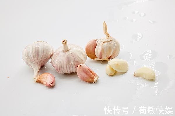 大蒜|肝不好，不能吃大蒜医生提醒真正该忌口的，不少人还在吃