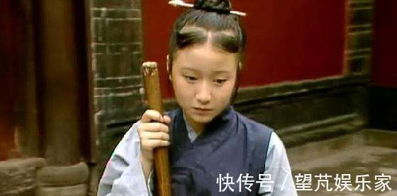 芳官|芳官醉酒,袭人为何扶她睡贾宝玉床上你看她偷偷和宝玉干了些啥