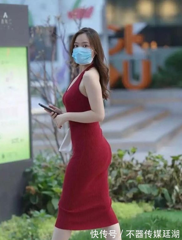 骨架|穿搭无需“保守”,“大骨架”女性从三点出发,身材高挑又不显胖