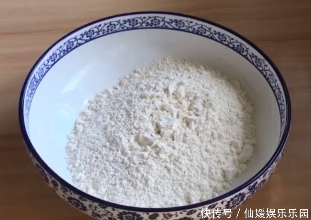 松软|红豆的另类做法,层层松软,营养又美味,隔三差五做给家人吃!