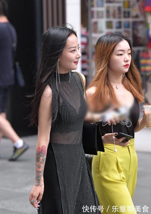 阔腿裤 80后跟90后成闺蜜,穿搭各有品味,网友还是姐姐美一点