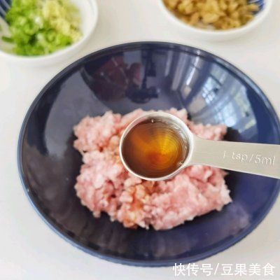 「手抓饼版」鲜肉榨菜锅盔