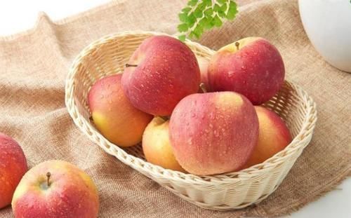 水果|坐月子吃水果有讲究，产妇做到“6吃4不吃”，营养充足恢复好