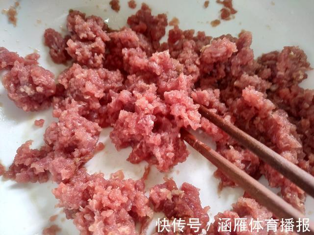 技巧|饺子好吃有诀窍，60岁饺子馆老板教你调馅技巧，饺子不好吃才怪