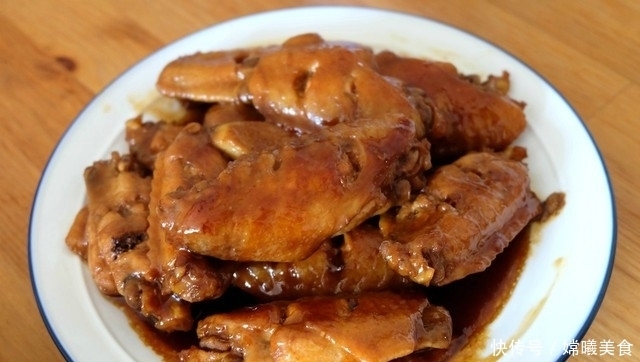 红烧鸡翅|一家四口的周末午餐,四菜一汤,有荤有素,简单易做营养好