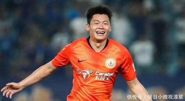 加盟|前国脚7500万加盟恒大,如今却沦落到无球可踢,与车模妻子离婚