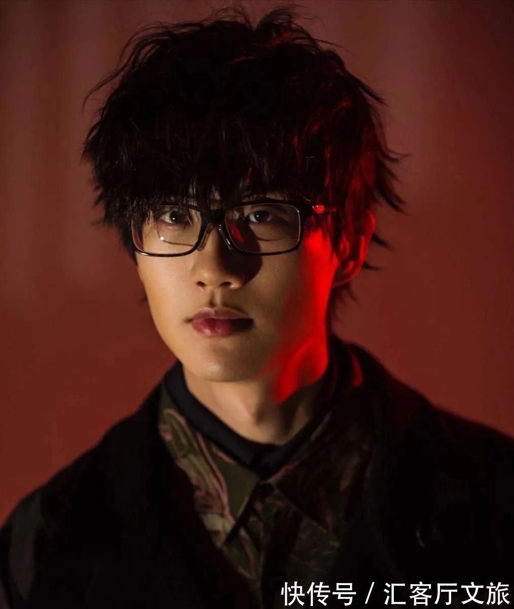 清明雨上|“過(guò)氣”網(wǎng)絡(luò)歌手，出道15年第一次上綜藝，演唱會(huì)更是一票難求！