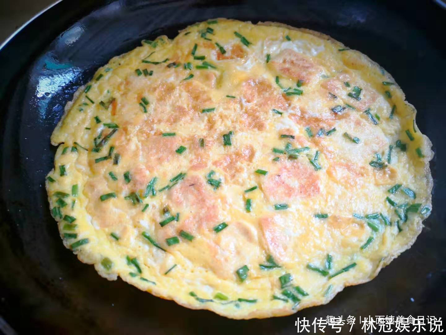  早餐|早餐别出去买了，2个鸡蛋一块豆腐，快速又营养，全家都喜欢！