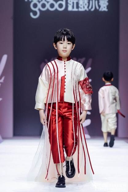 红鼓小爱?笑容魔法——AW2021中国国际时装周全新发布