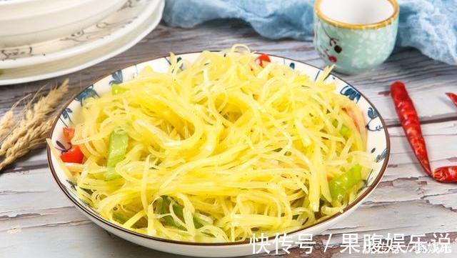 炒土豆丝,泡水喝焯水都不对,应该这么做,土豆丝爽脆利口不粘锅