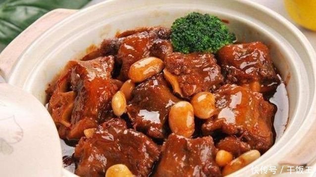 美食:胡萝卜玉米鸡汤,黄豆焖排骨,鱼香豆腐,脱骨皋比凤爪