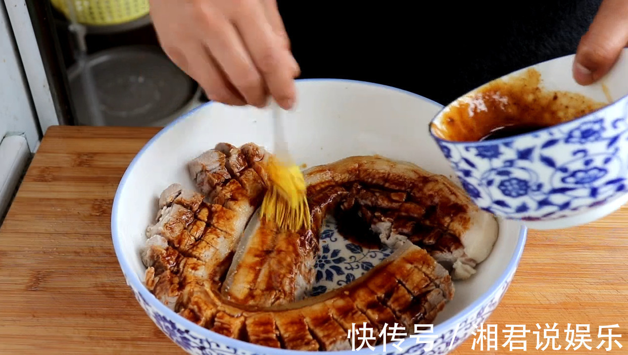 五花肉|教你在家做脆皮五花肉,零失误不油腻,又香又脆又好吃