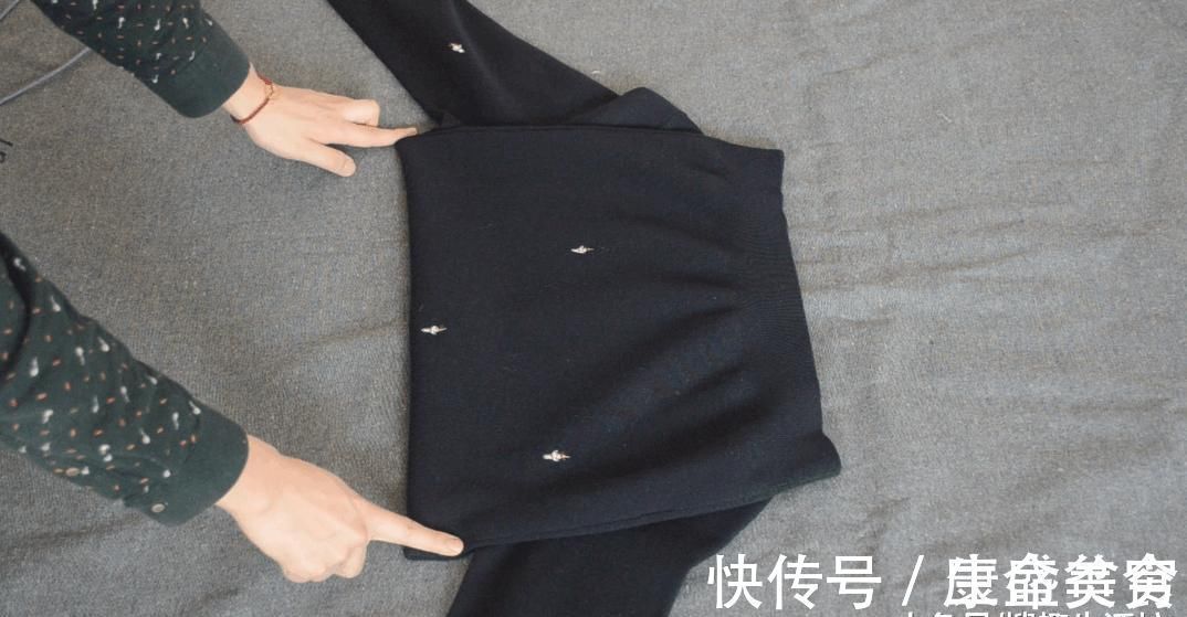 这才是挂毛衣的正确方法, 挂多久肩部都不会变形, 方法简单又实用