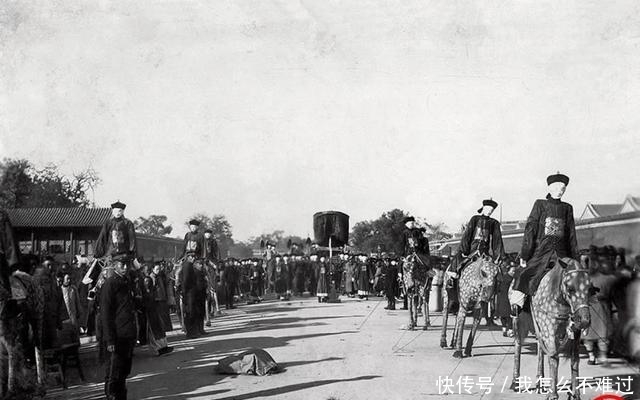 国民哀悼大|1913年老照片：隆裕太后追悼会现场，5万人致哀