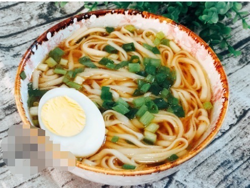 营养|早餐不用出去买了,5分钟就搞定,这样做天天吃不够,营养又暖胃