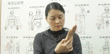 后溪穴|手上一奇穴,让你肝血充足眼睛亮,颈、肩、腰的毛病它都管用