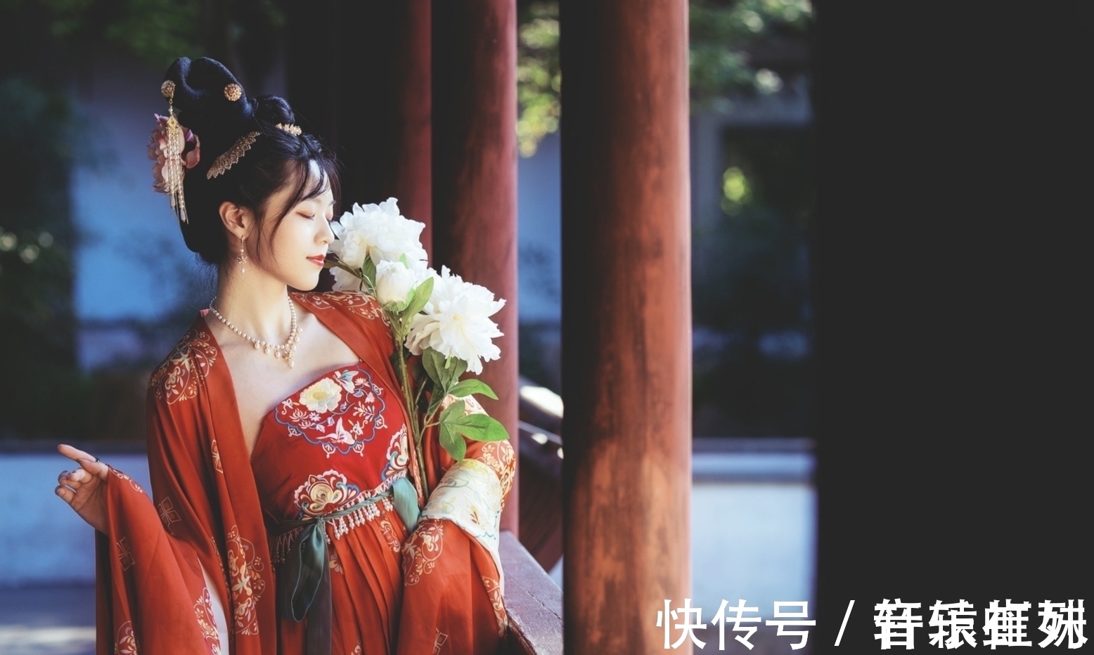 梨园&七绝·十二首丨几张人面如花瘦,几次多愁善感时?