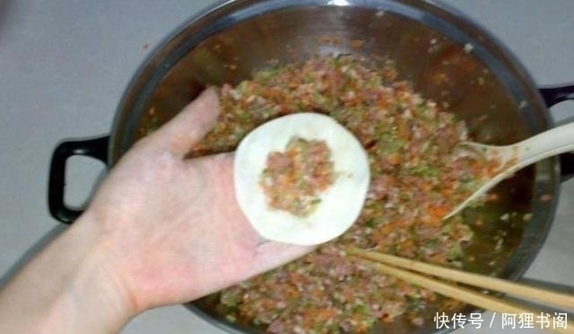 饺子|调饺子馅最忌讳这味调料,很多人不懂还要放,难怪饺子发柴又难吃