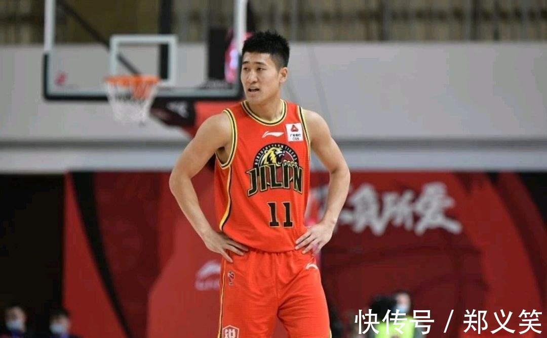 姜宇星|CBA本赛季28轮比赛,最累的五位球员,第一位场均38.5分钟