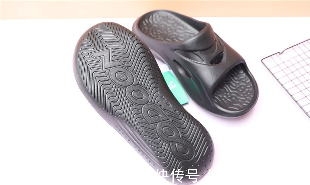鞋底|咕咚运动舒缓拖鞋,真正的踩屎感,极致舒缓双脚