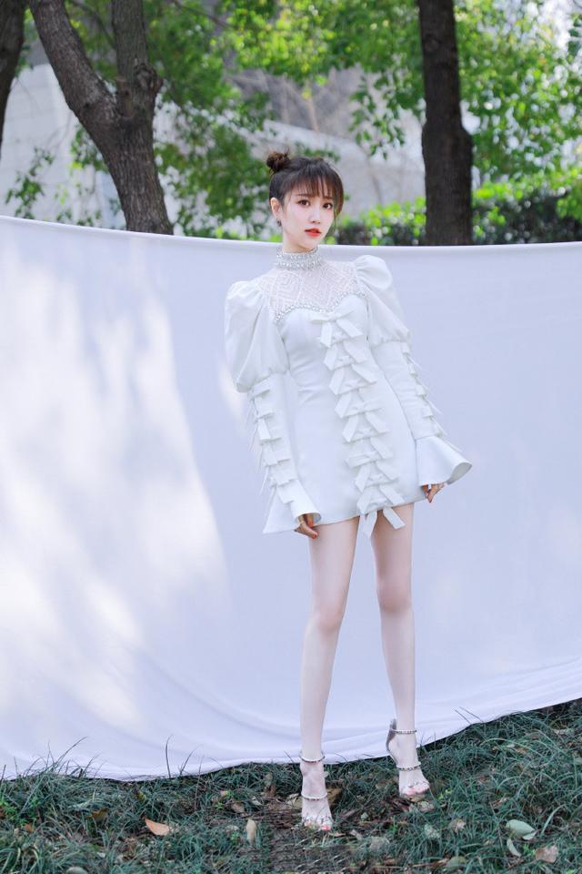 90后“金牌主持人”,被稱為“美腿女神”,堅(jiān)持健身或是關(guān)鍵